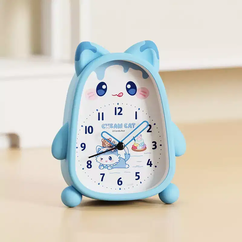REGALWOVEN Kitten-Shape Design Battery Powered Alarm Clock Non-Tick Movement 4.1L x 1.6W x 5.5H 1 Pc
