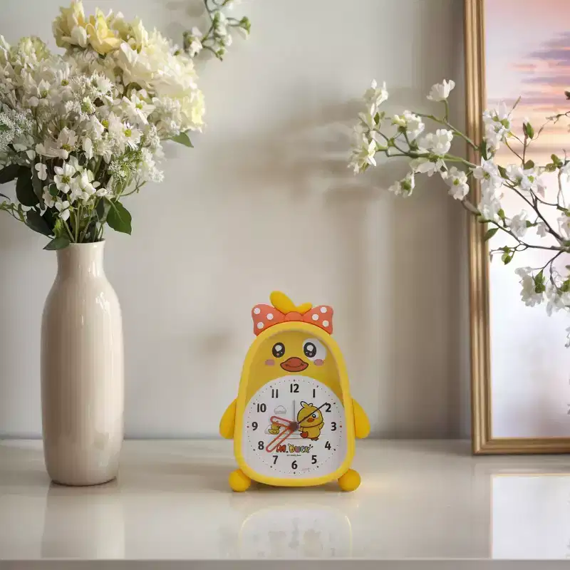 REGALWOVEN Plastic Battery Powered Silent 3D Duck-Shaped Alarm Clock 4.1L x 1.6W x 5.5H 1 Pc