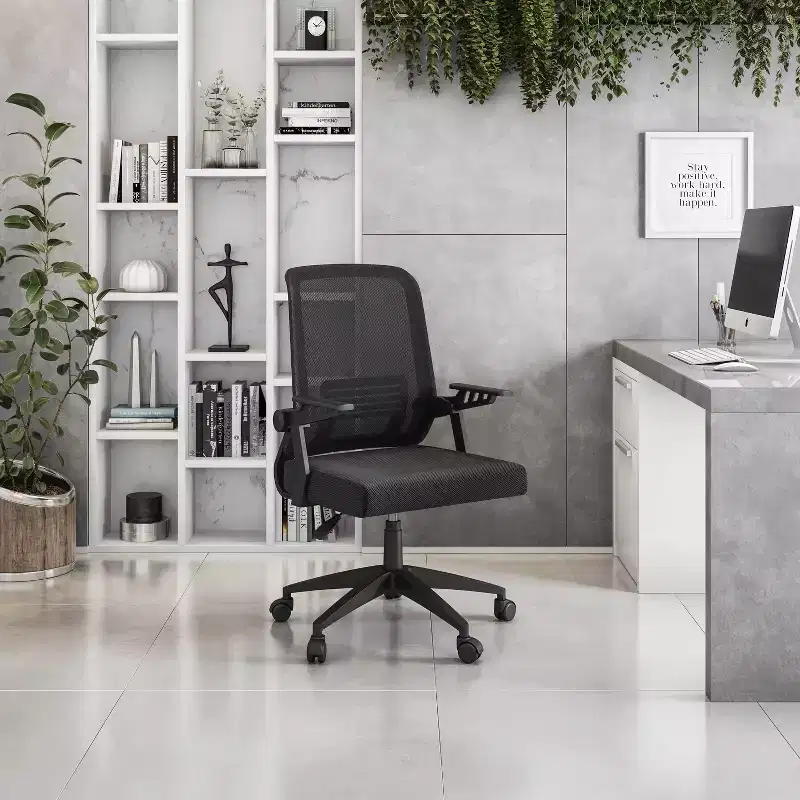 Black Mesh Office Chair 鈥?Adjustable Arms, Swivel, Single Seat