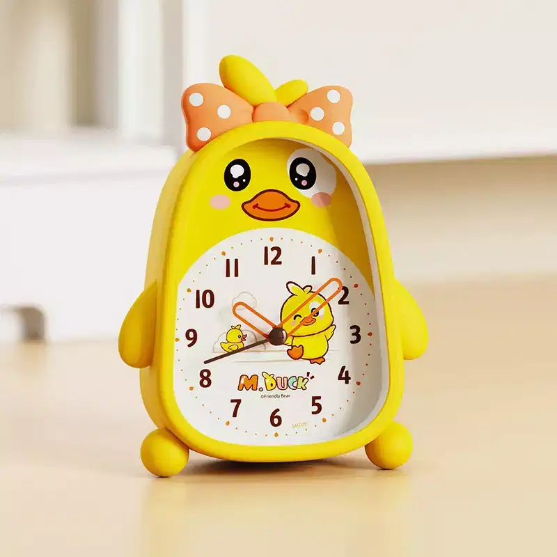 REGALWOVEN Plastic Battery Powered Silent 3D Duck-Shaped Alarm Clock 4.1L x 1.6W x 5.5H 1 Pc